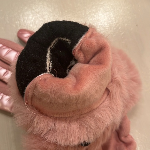 UGG Winter Mauve Pink Sweater Weather pom pom hat infinity scarf Set. NWT - Picture 7 of 7